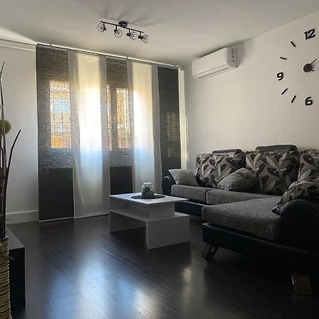Vut Nohales Home Exteriör bild